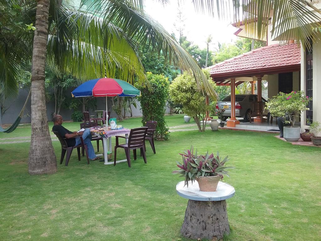 Sugandi Inn Kochchikade 외부 사진